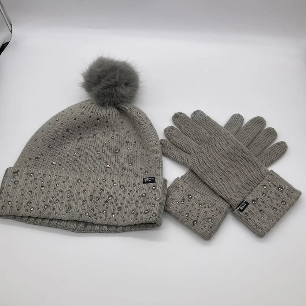 NWOT VICTORIAS SECRET GREY BLINGY‎ POM POM BEANIE AND MATCHING BLINGY GLOVES